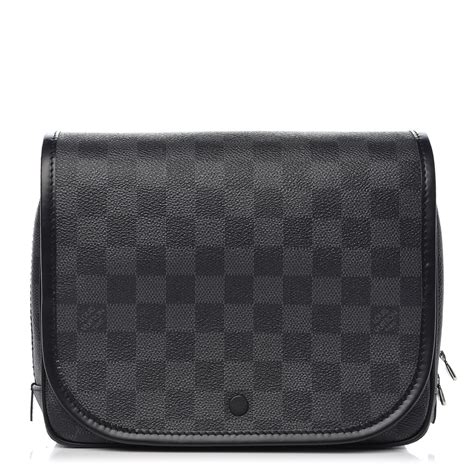 louis vuitton hanging toiletry kit|toiletry louis vuitton pouch.